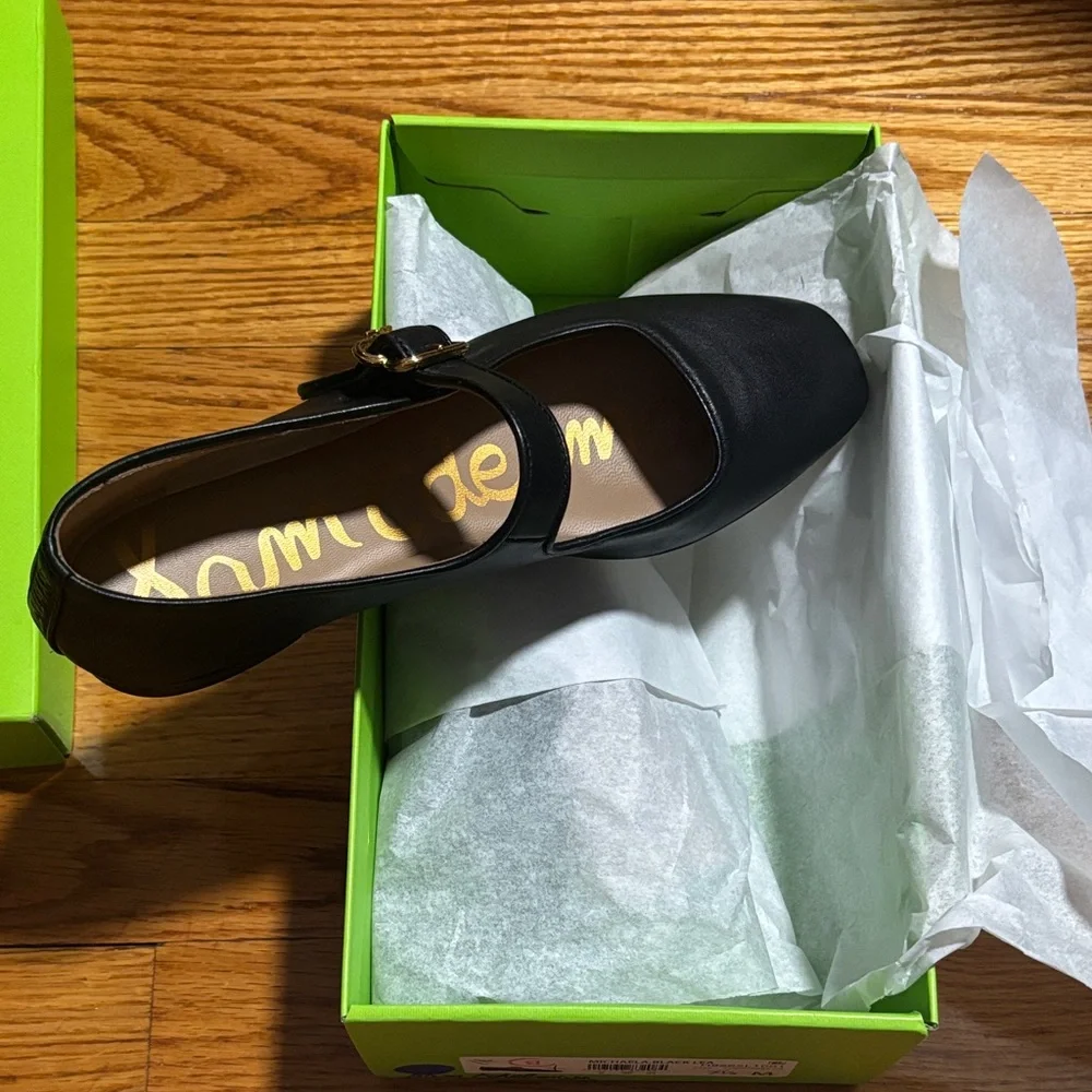 LIKE NEW Sam Edelman Black Mary Jane Flats 7.5 - Picture 2 of 4